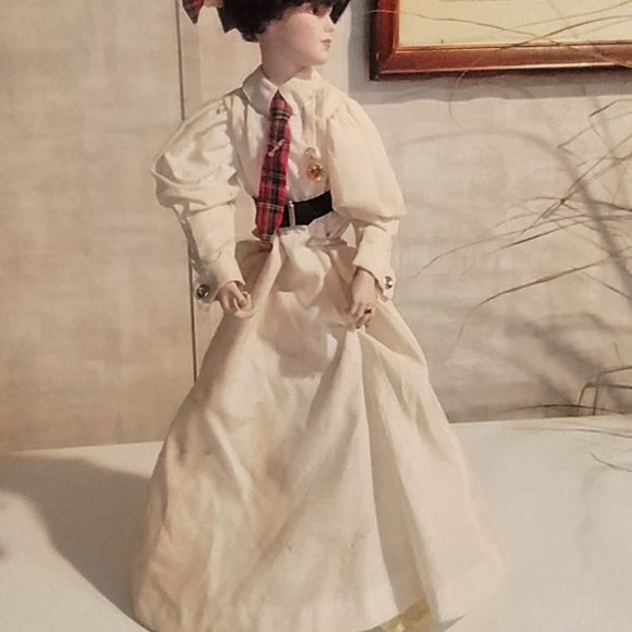BRADFORD EXCHANGE DOLLS 3 W/ACCESSORIES - Picture 2 of 16